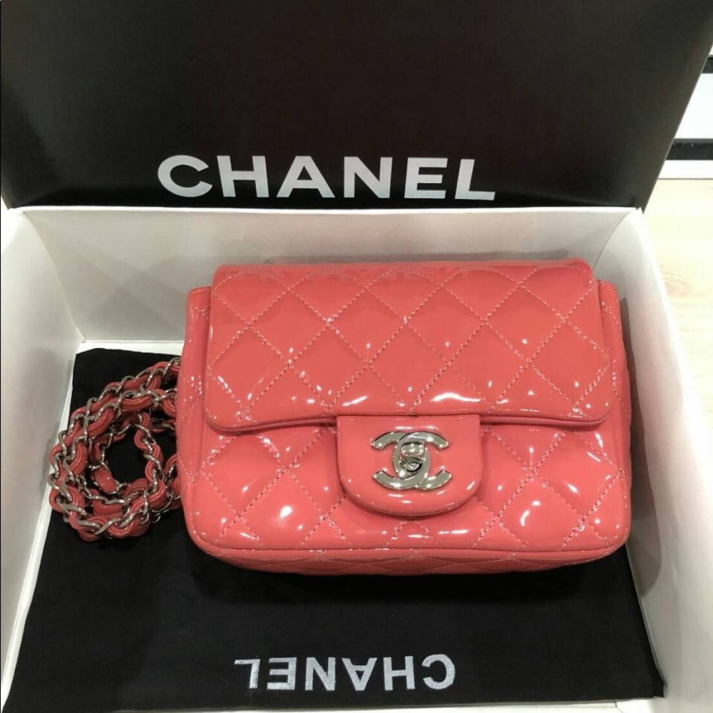 ❌SOLD OUT ‼️❌Chanel Patent square mini 7” holo17
